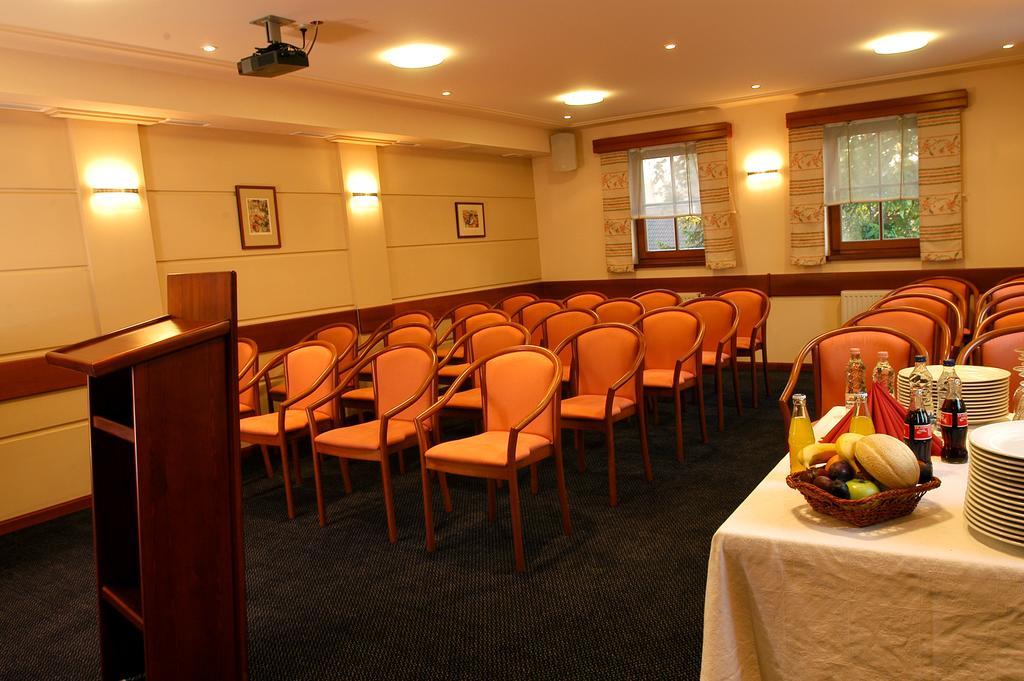 Erhardt Superior Rooms Sopron Exterior photo