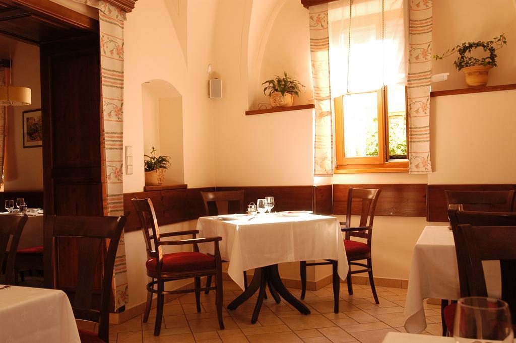 Erhardt Superior Rooms Sopron Exterior photo
